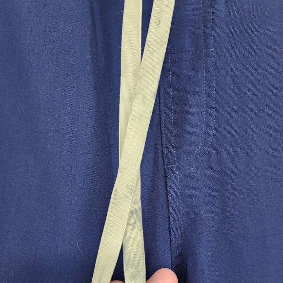 Figs Women's Stretch Straight Leg Cargo Scrub Pants Navy M - Picture 5 of 8